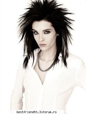 nume: bill kaulitz 
data nasterii: nasterii: 1,77 m 
culoarea parului: negru 
culoarea ochilor: